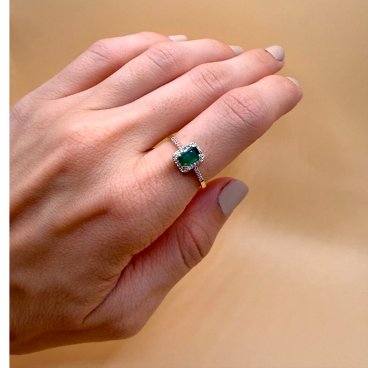 Anillo Esmeralda con Diamantes